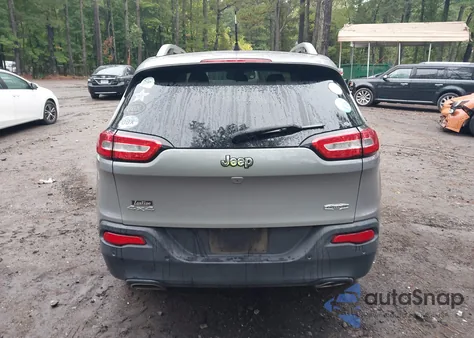 2016 Jeep Cherokee Latitude z USA, uszkodzony, nr VIN 1C4PJMCS9GW188038